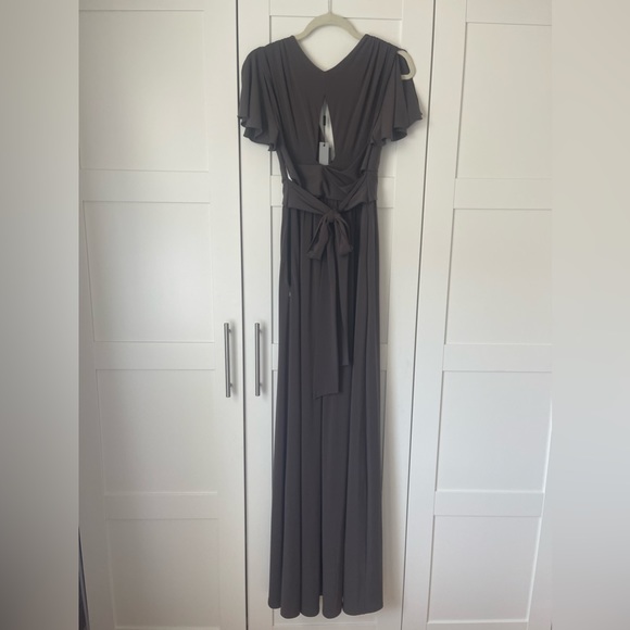 Olive green evening dress. Comfortable stretch material. Never worn. - Picture 2 of 5